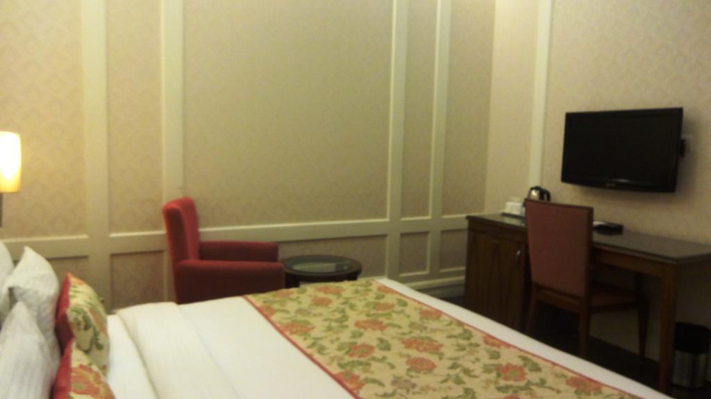 Hotel Bright Ню Делхи Екстериор снимка
